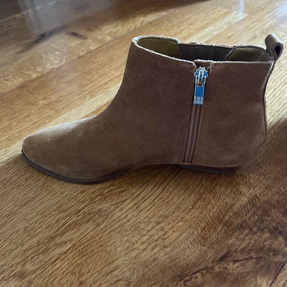 Ivanka Trump brown suede ankle booties. Size 9 - Picture 2 of 5